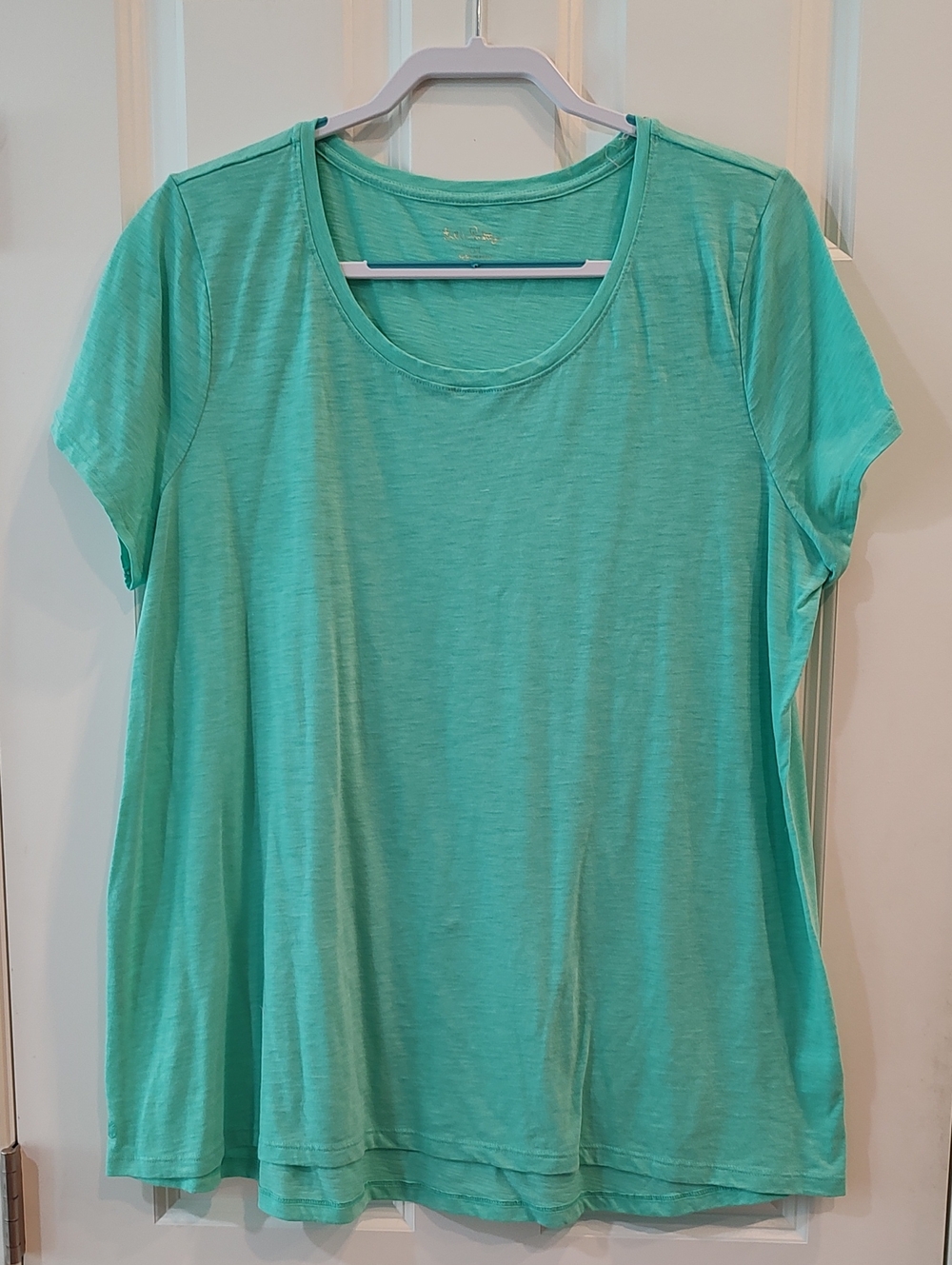 Lilly Pulitzer Short Sleeve Scoop Neck Tee in Aqua Green